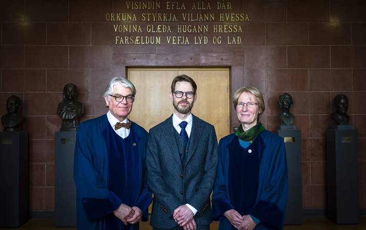 Frá doktorsvörninni. Dr. Jón Ásgeir í miðju ásamt andmælendum sínum, þeim Göran Eidevall og Mariu Häusl